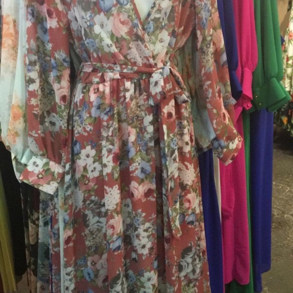 Long Dress - Picture 3 of 3